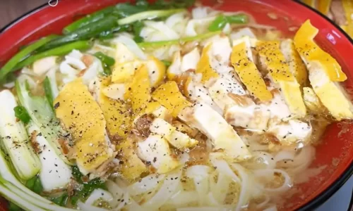 Phở gà – Cách nhuộm da gà vàng – Vanh Khuyen