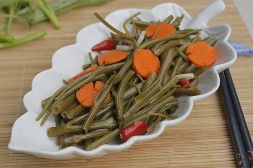 Dưa chua rau muống - Thanh Bùi