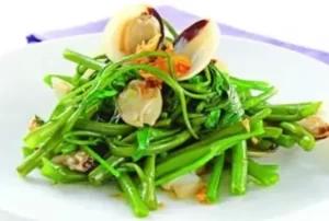 Rau Muống Xào Ngao – Christine Ha