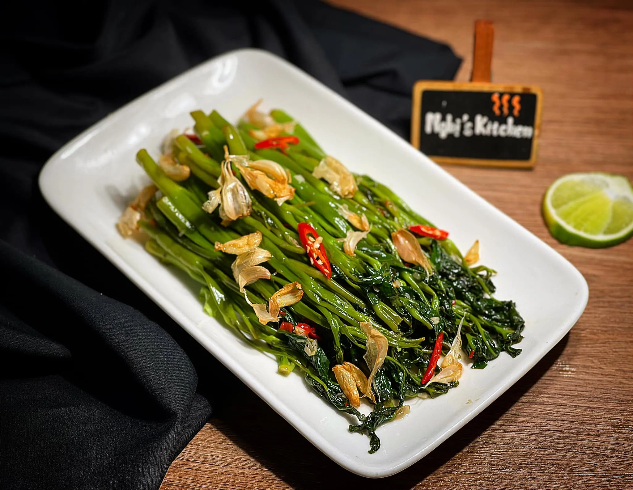 Rau muống xào tỏi - Sốt tỏi xào rau - Nghi's Kitchen