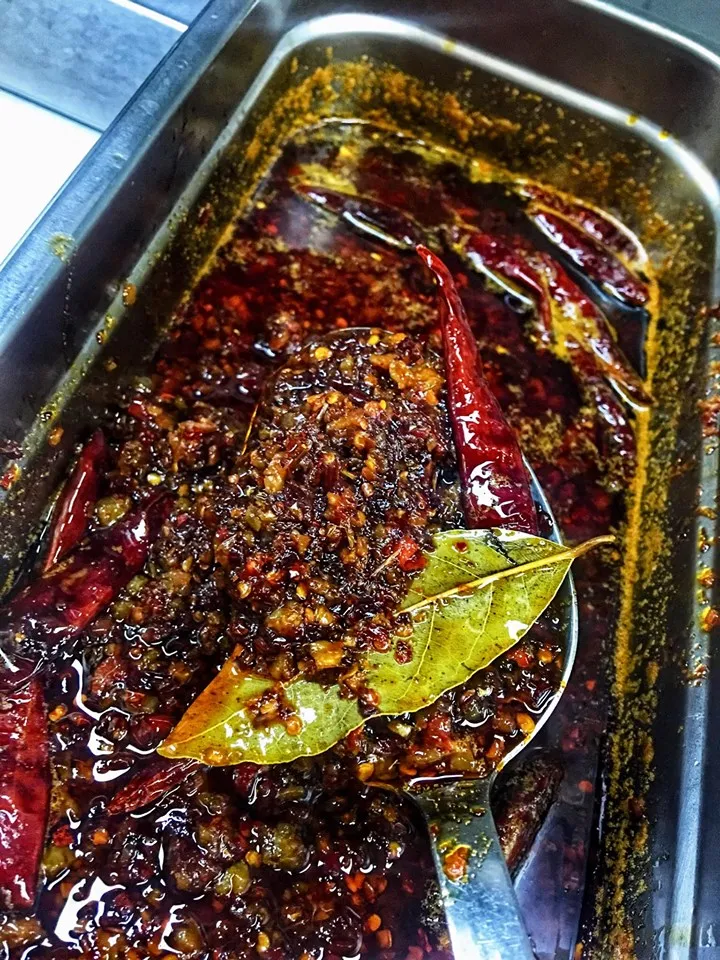Sốt ớt sa tế - Ryan Phạm