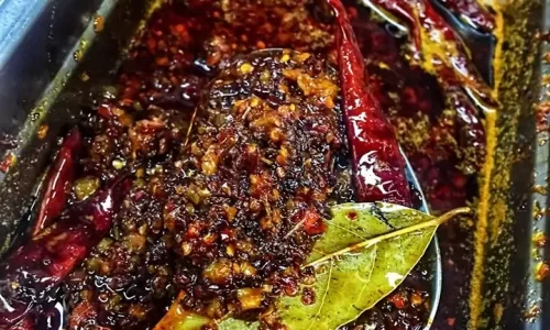 Sốt ớt sa tế – Ryan Phạm