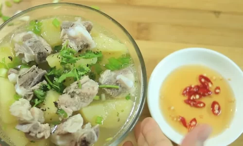 Sườn nấu khoai tây