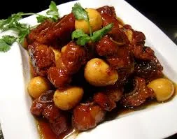 Sườn non kho trứng cút