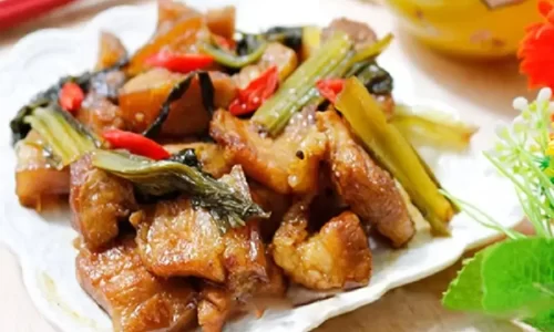 Thịt ba chỉ kho dưa chua
