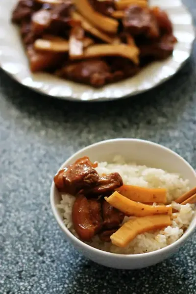 Thịt kho dừa