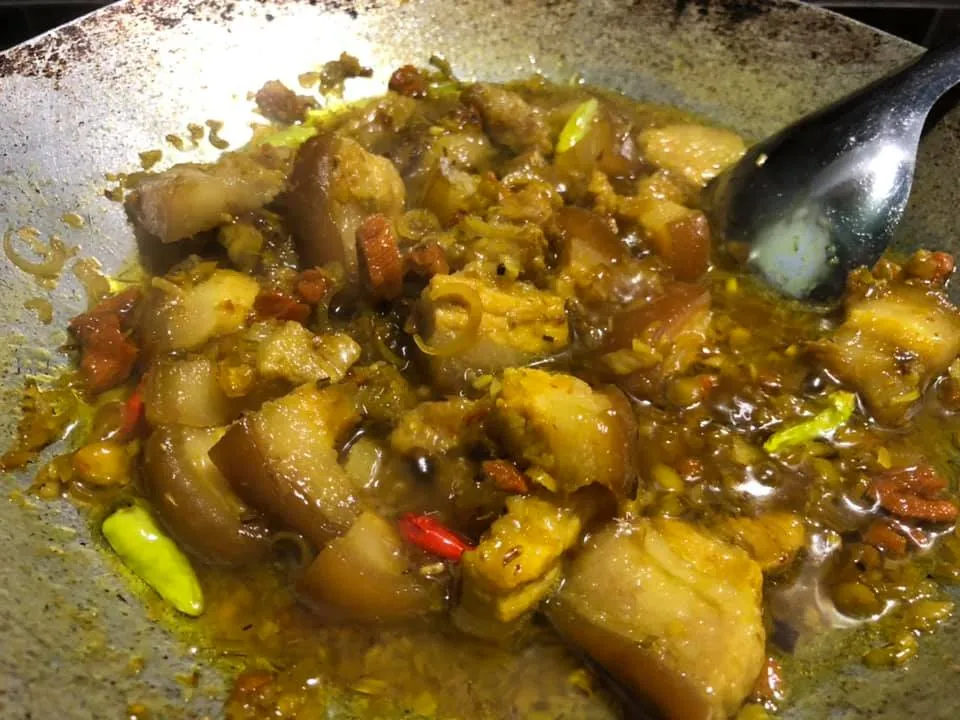 Thịt ba chỉ kho sả - Thanh Bùi