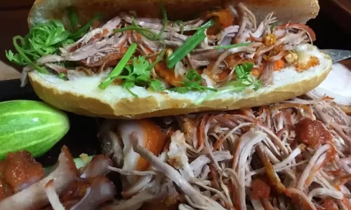 Thịt gà xé bơ tỏi –  Bánh mì gà xé – Thanh Bùi