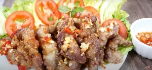 Thịt heo chiên nước mắm giòn ngon – Vành Khuyên