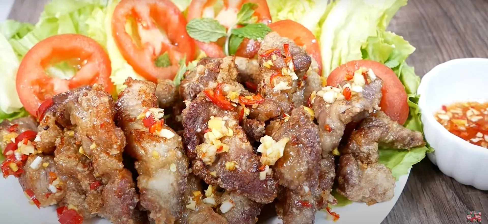 Thịt heo chiên nước mắm giòn ngon - Vành Khuyên