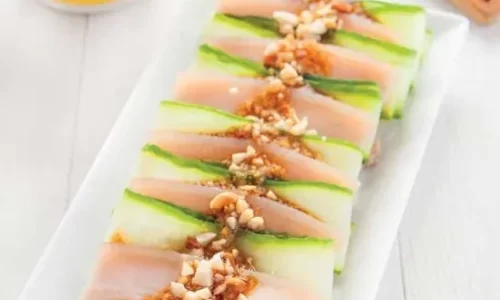 Thịt ba chỉ luộc và sốt tỏi