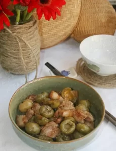 Thịt heo kho cà pháo