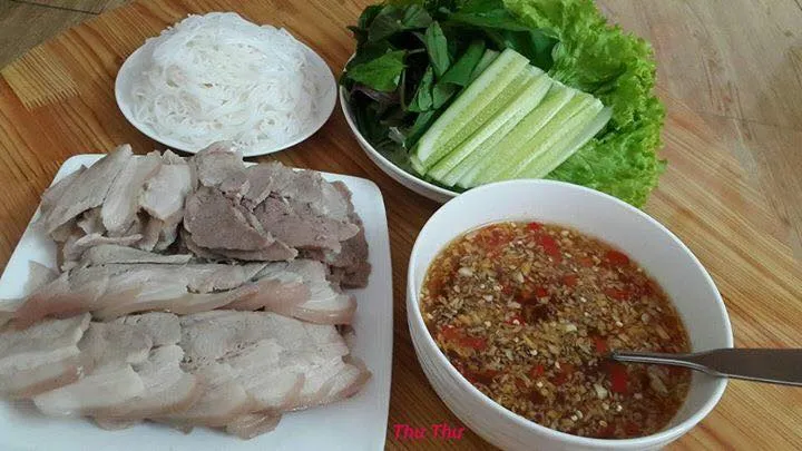 Thịt luộc - Mắm tỏi ớt - Thư Thư