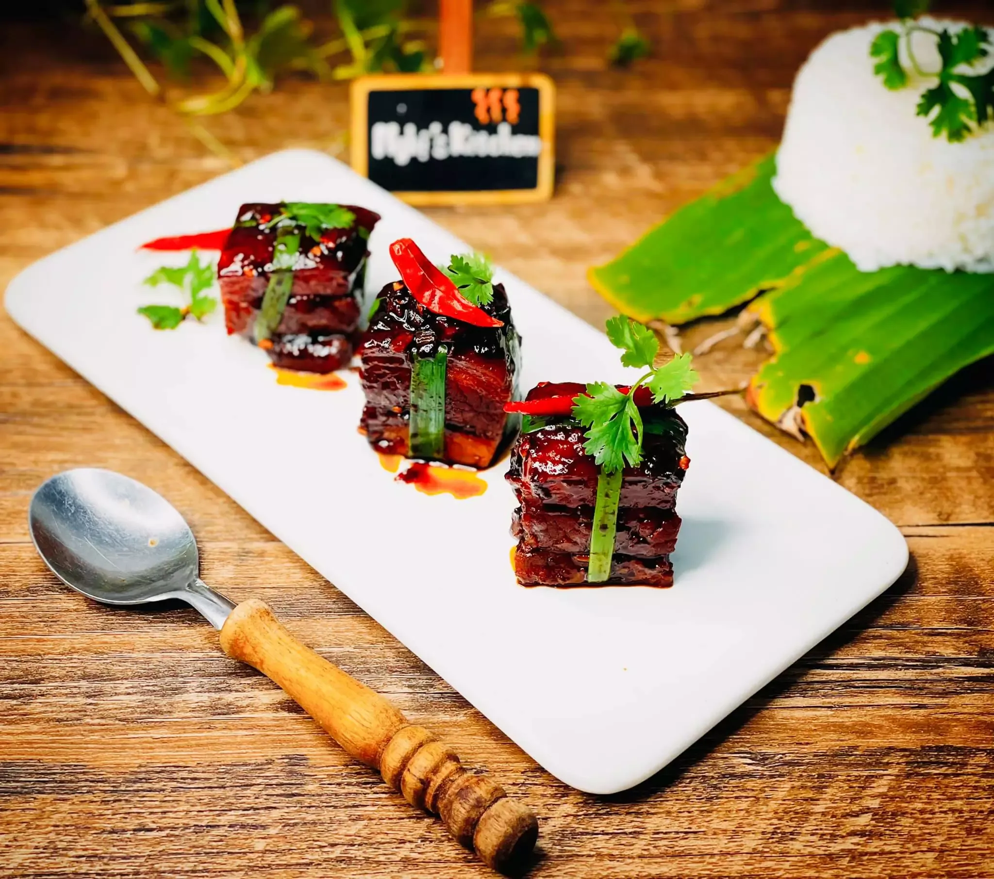 Thịt kho Đông Pha - Nghi's Kitchen