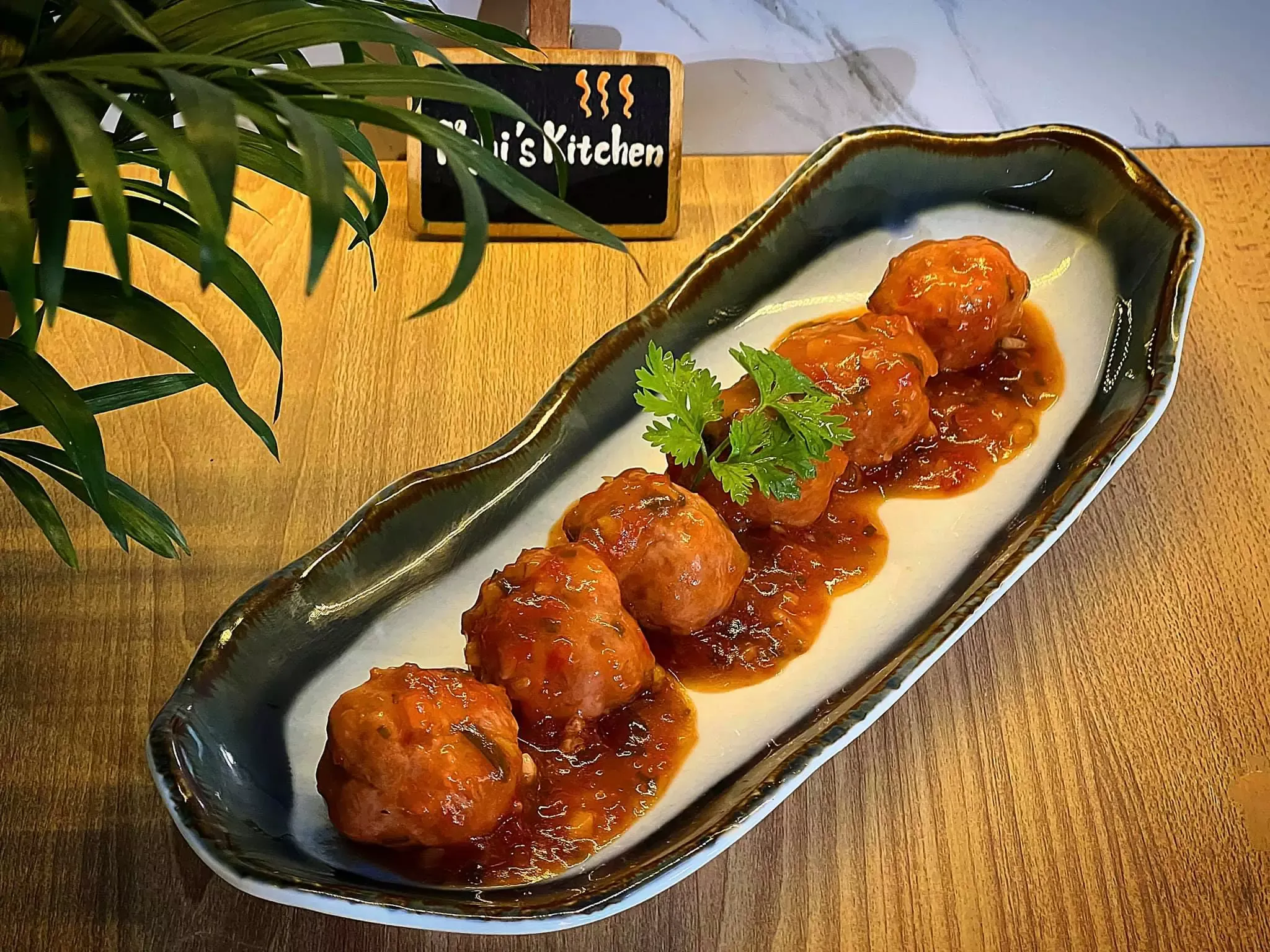 Thịt Viên Sốt Cà Chua - Nghi's Kitchen
