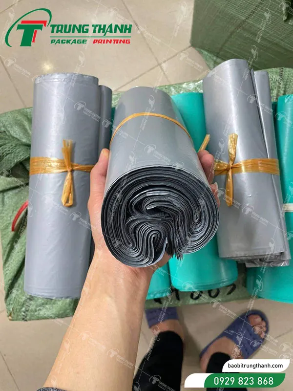 tui-dung-rac-tai-hue
