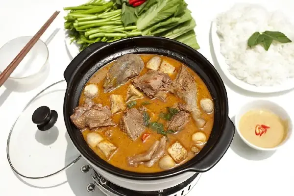 Vịt nấu chao - Ryan Phạm
