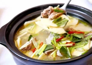 Vịt nấu măng – 100 món ăn Việt